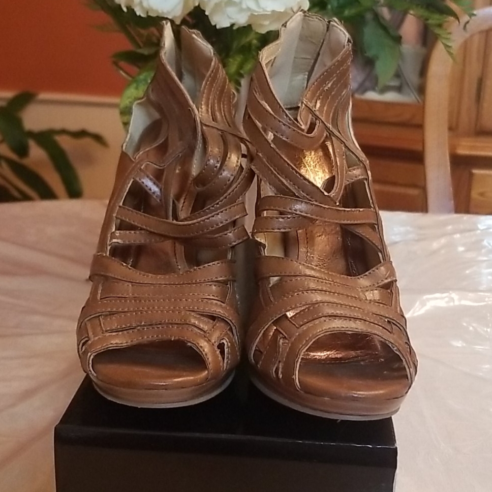 Anne Michelle high heels